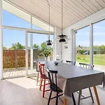 Snari - 700m From The Sea By Interhome *