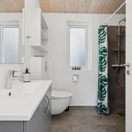 Snari - 700m From The Sea By Interhome